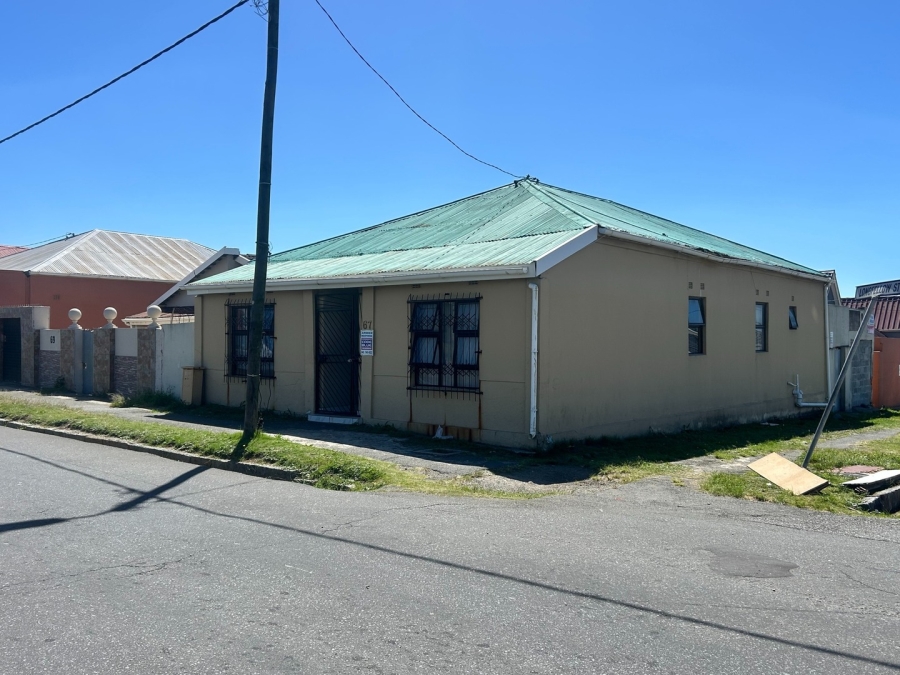6 Bedroom Property for Sale in Quigney Eastern Cape